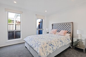 4 bedrooms, iron/ironing board, travel crib, free WiFi