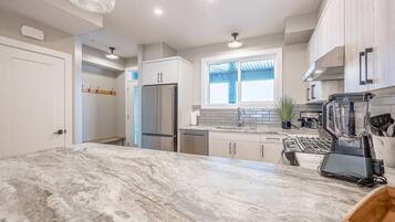 Townhome, 3 Bedrooms, Mountain View, Slope side (3 Bedrooms) | Private kitchen | Microwave, oven, espresso maker, coffee/tea maker