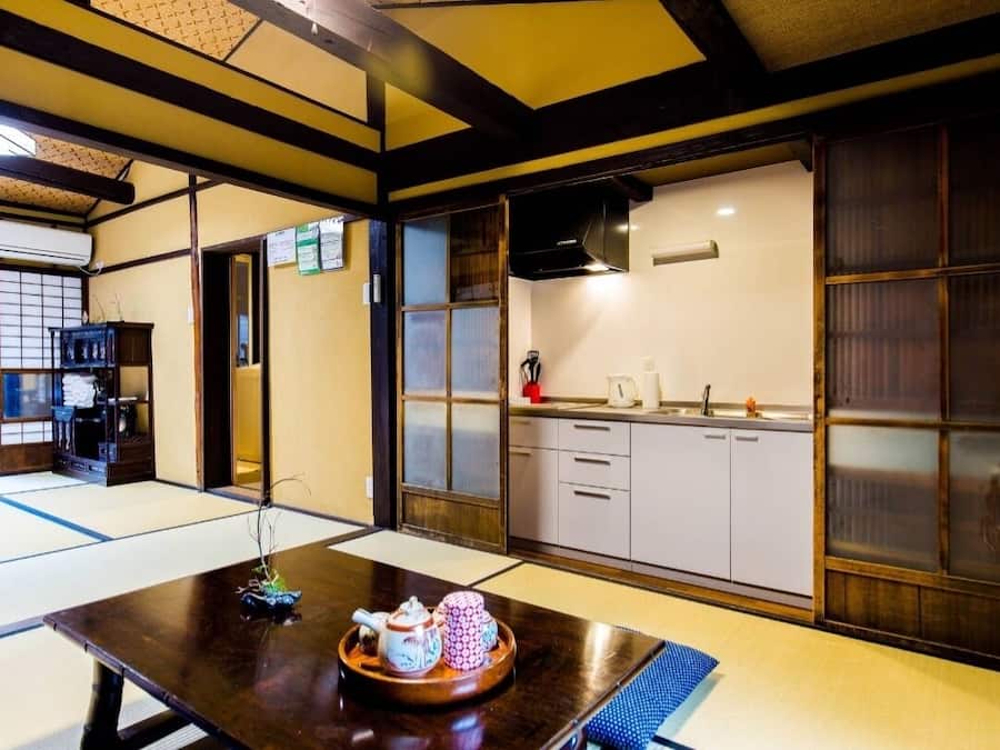 Quarto premium | Cozinha privada | Geladeira grande, micro-ondas, cooktop