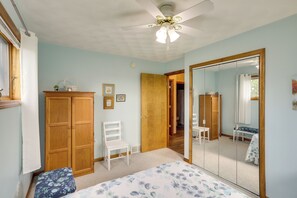 3 Schlafzimmer, Schreibtisch, Bügeleisen/Bügelbrett, WLAN