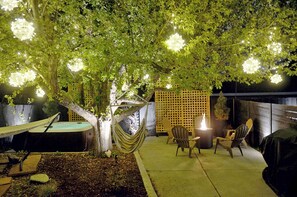 Terrace/patio - The Daphne l Luxury Home w/Hot Tub, Gym, Projector (Broomfield)