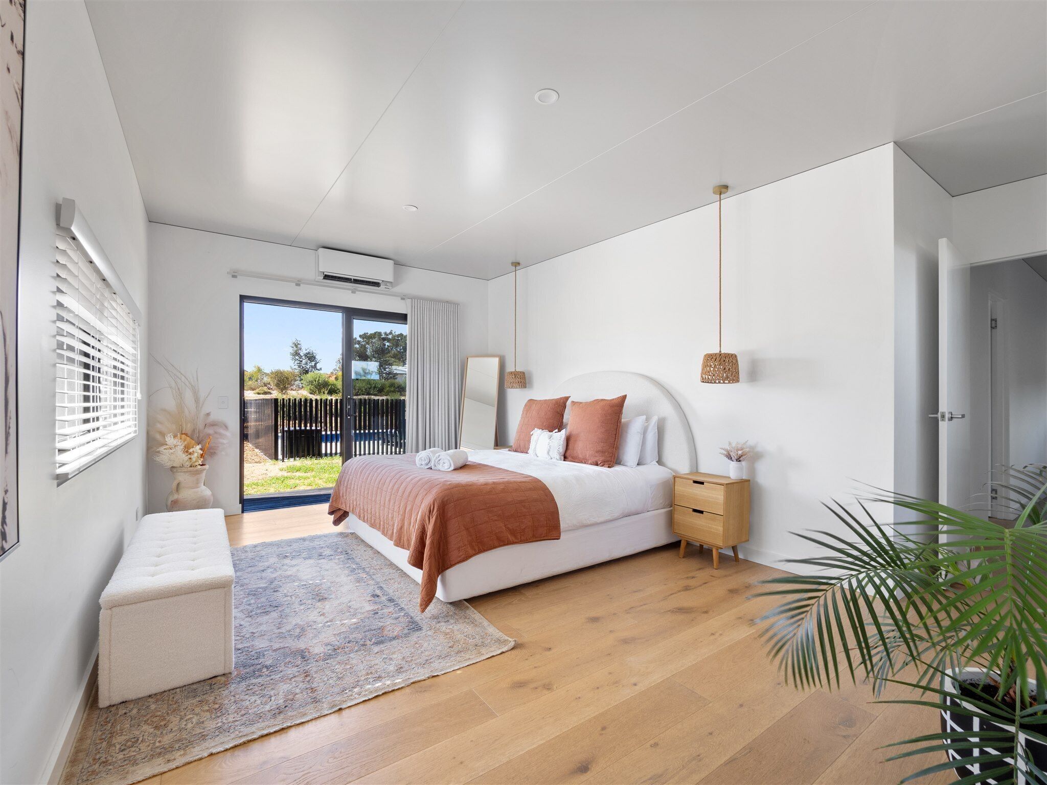 4 Schlafzimmer, Schreibtisch, Bügeleisen/Bügelbrett, Internetzugang