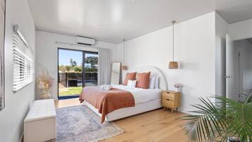 4 Schlafzimmer, Schreibtisch, BĂŒgeleisen/BĂŒgelbrett, Internetzugang