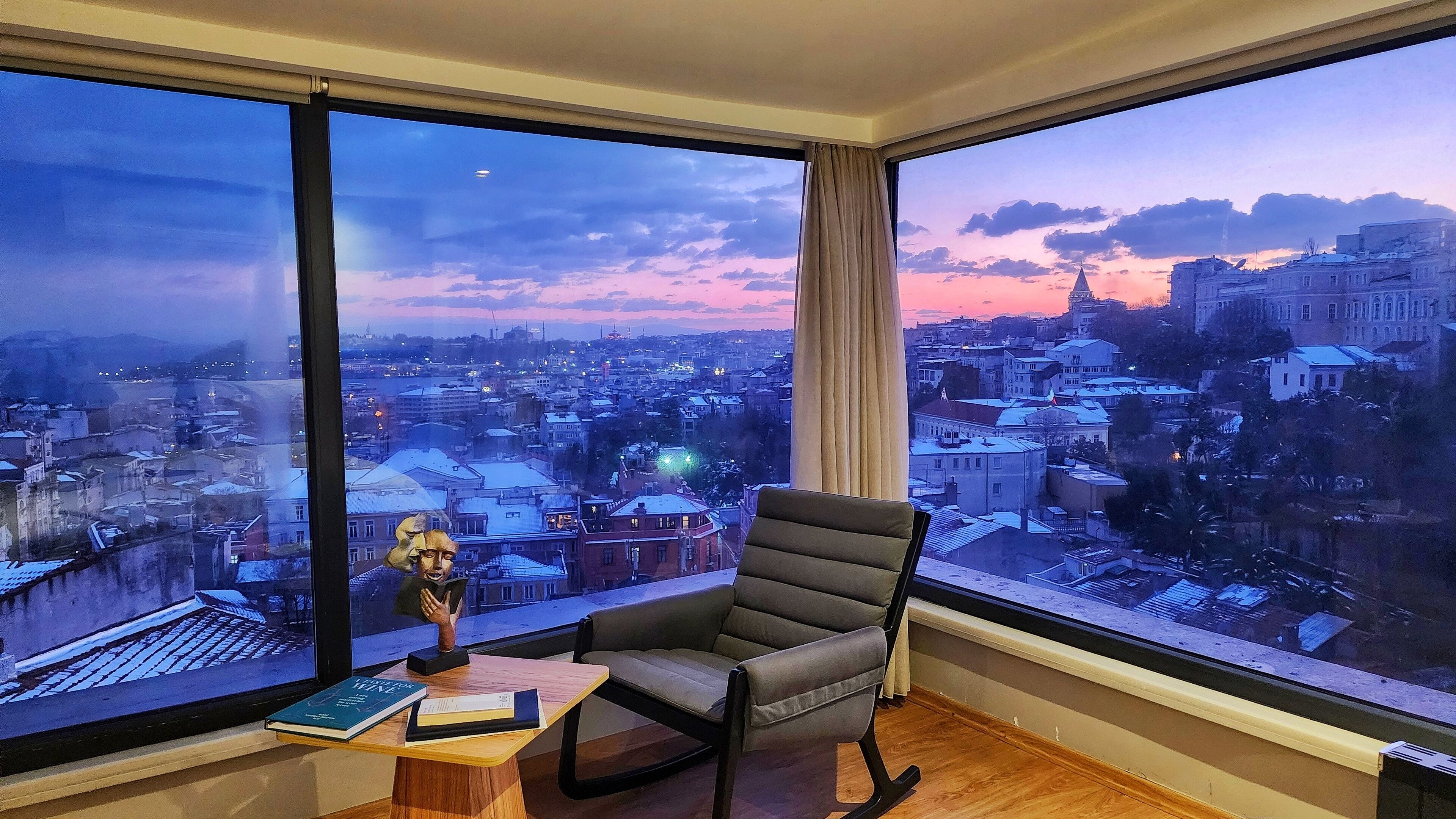 Suite with Terrace | Minibar, in-room safe, desk, laptop workspace