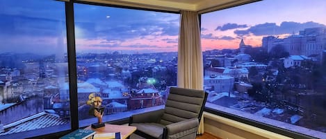 Suite with Terrace | Minibar, in-room safe, desk, laptop workspace