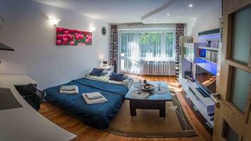 2 bedrooms, WiFi, bed sheets