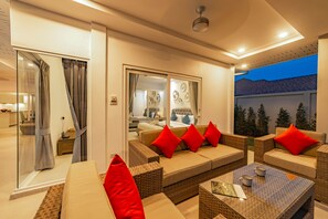 Deluxe Villa | Terrace/patio - Private 3 Bedroom Pool Villa MS22 (Hua Hin)