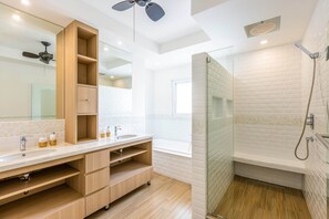 Bathroom - Private 3 Bedroom Pool Villa MS22 (Hua Hin)