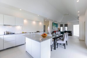 Deluxe Villa | Private kitchen - Private 3 Bedroom Pool Villa MS22 (Hua Hin)