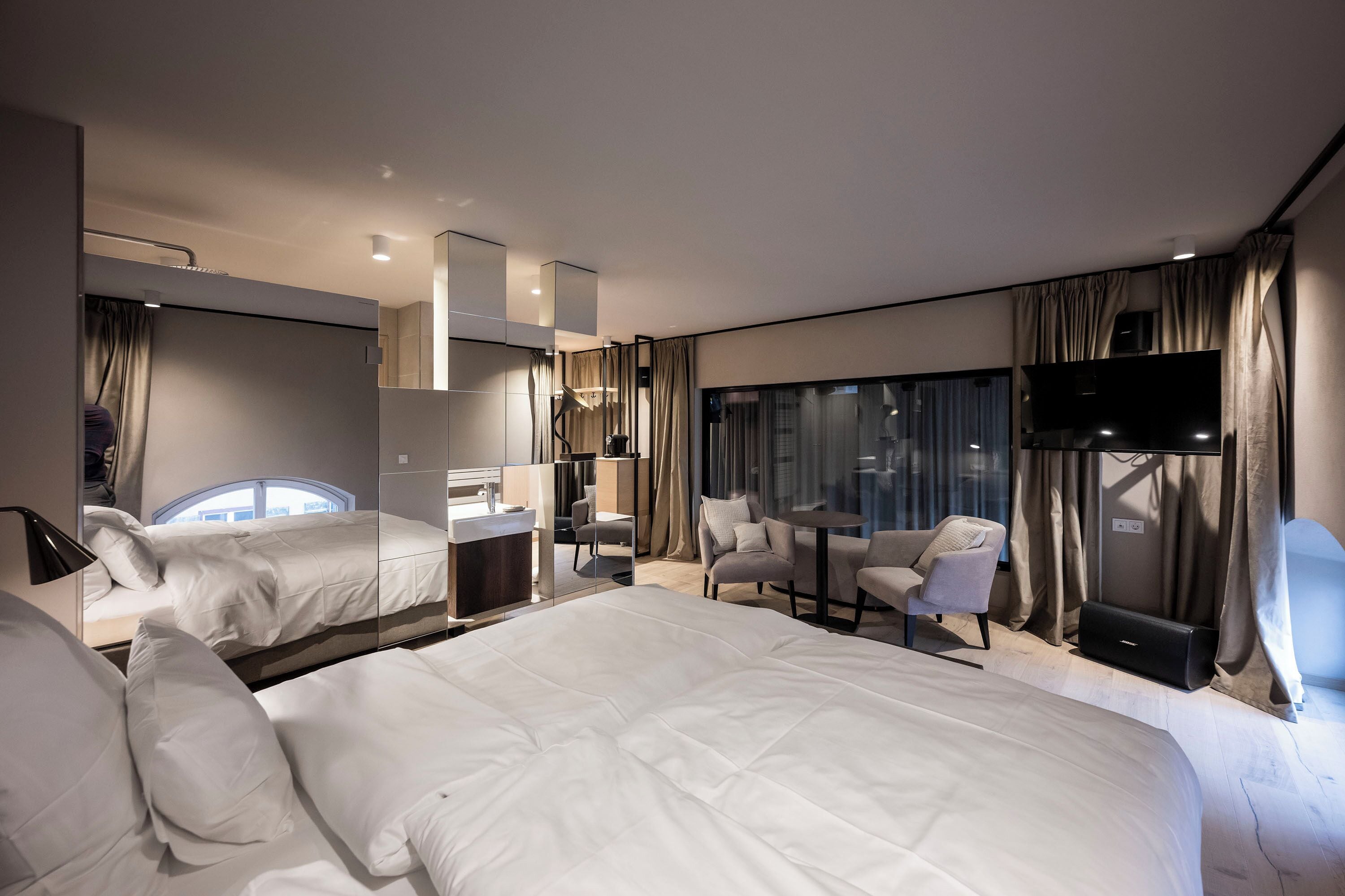 Deluxe-Studio | Hochwertige Bettwaren, Zimmersafe, schallisolierte Zimmer