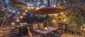 Spacious Yosemite Pet Friendly Retreat w/Game Room-Views-Deck & EV Charger