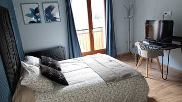 4 Schlafzimmer, Schreibtisch, Reisekinderbett, kostenloses WLAN