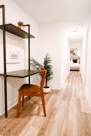 2 bedrooms, desk, iron/ironing board, WiFi