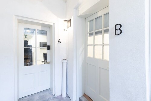 Delightful Apt in the Heart of Dupont!