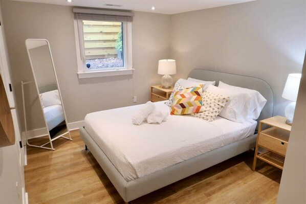 2 bedrooms, iron/ironing board, WiFi, bed sheets