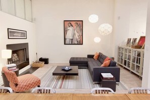 Téléviseur, bureau