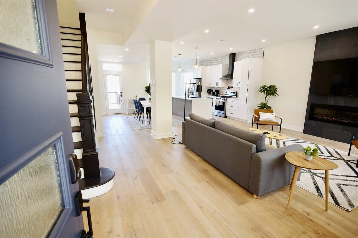 TV, fireplace, offices