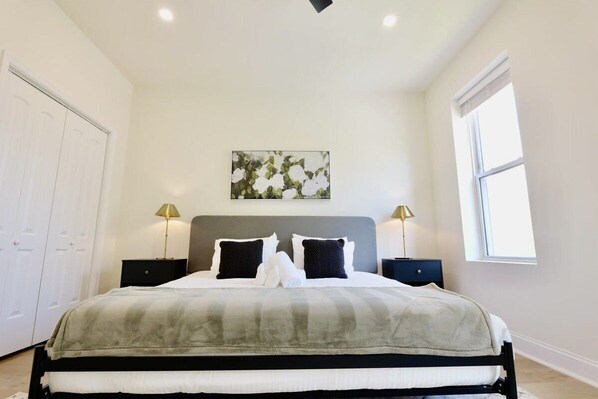 4 bedrooms, desk, iron/ironing board, travel crib