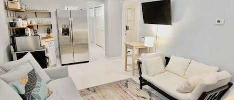 TV, heated floors, offices