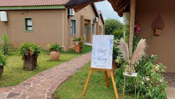 Deluxe Double Room | Iron/ironing board, free WiFi