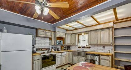 Cute Cozy and Cheerful 3 Bedroom House