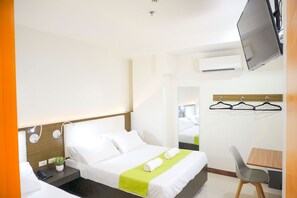 Deluxe Triple Room | Hypo-allergenic bedding, desk, laptop workspace, free WiFi - Benrose Hotel (Cagayan de Oro)