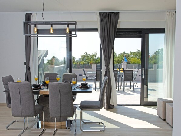 House (Six Bedroom Guest House with Swimming) | Dining room - Villa Infinity (Kastela)