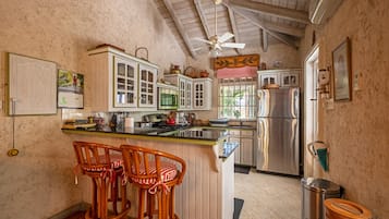Villa, 2 Bedrooms | Private kitchen | Cookware/dishes/utensils