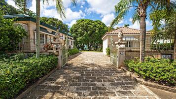 Villa, 2 Bedrooms | Property grounds
