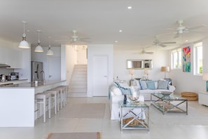 Vila, 4 quartos | Cozinha privada | Talheres/pratos/utensílios de cozinha