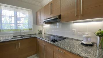 Villa, 2 Bedrooms | Private kitchen