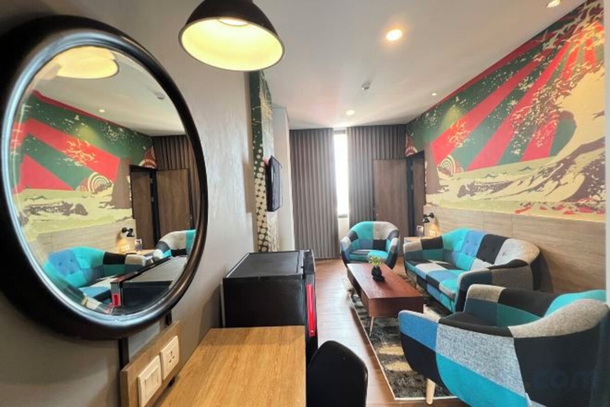 Suite With Bathtub