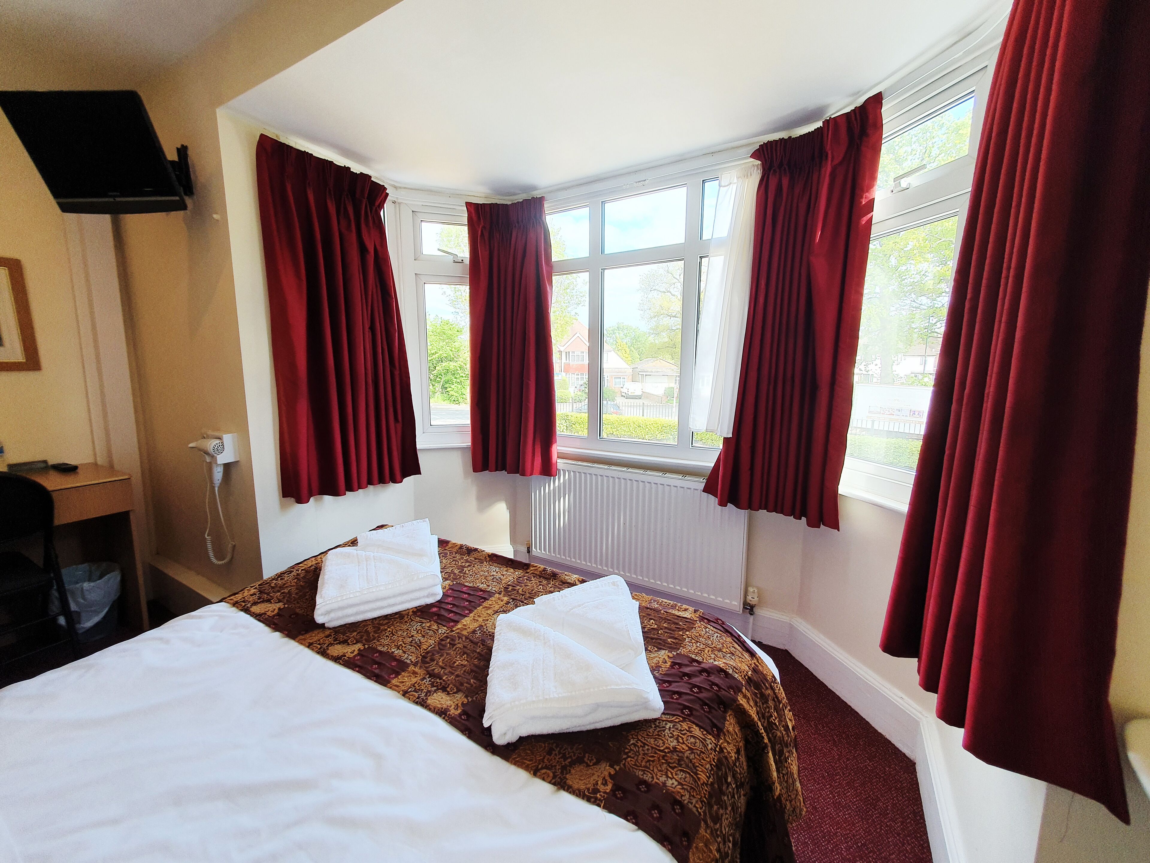 經典雙人房 | 書桌、筆電工作空間、遮光布/窗簾、熨斗/熨衣板