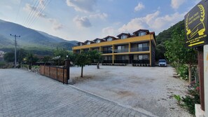 Front of property - OLIVE TREE APART HOTEL (Koycegiz)