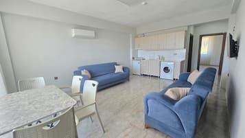Family Apartment, 1 Bedroom, Non Smoking, Sea View | Premium bedding, desk, laptop workspace, soundproofing