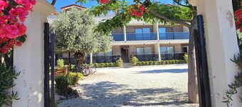 OLIVE TREE APART HOTEL