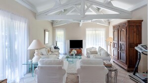 Unclassified image, 4 of 40, button - Elegant villa in Les Mées with garden (Les Mées)