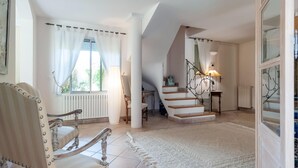 Unclassified image, 2 of 40, button - Elegant villa in Les Mées with garden (Les Mées)