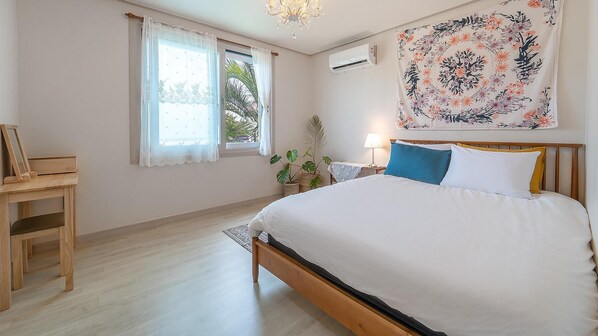 Basic Room, 2 Bedrooms (dokchae) - Lalapipo Jeju (Jeju City)
