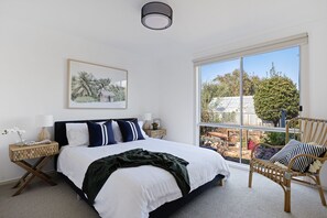 4 bedrooms, iron/ironing board, free WiFi, bed sheets - Seaview Cowes by Ready Set Stay (Cowes)