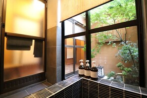 Deluxe House | Room amenity - TSUDOYA Tennouji (Osaka)