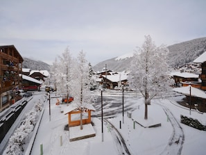 Property grounds - Central Duplex for 6 with Balcony, Near Ski Lifts and Shops (Morzine)
