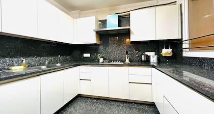 BluO 3BHK M Block Mkt - Lift, Balcony, Parking