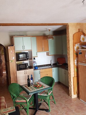 Fridge, microwave, oven, stovetop - Relax en Tenerife, Costa del Silencio (Arona)