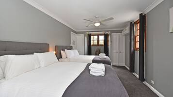7 bedrooms, iron/ironing board, WiFi, bed sheets