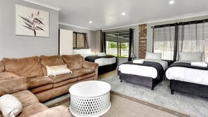 7 bedrooms, iron/ironing board, Internet