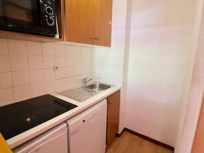 Kühlschrank, Mikrowelle, Geschirrspüler