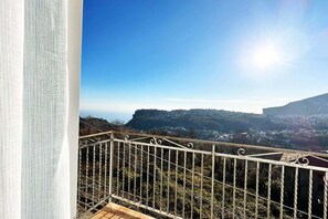 Property grounds - Lovely 6-bed Apartment on the Amalfi Coast (Amalfi)