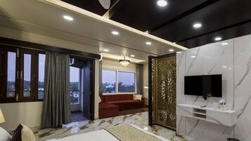 Suite Studio Luxe | Couette en duvet d'oie, matelas mémoire de forme, bureau