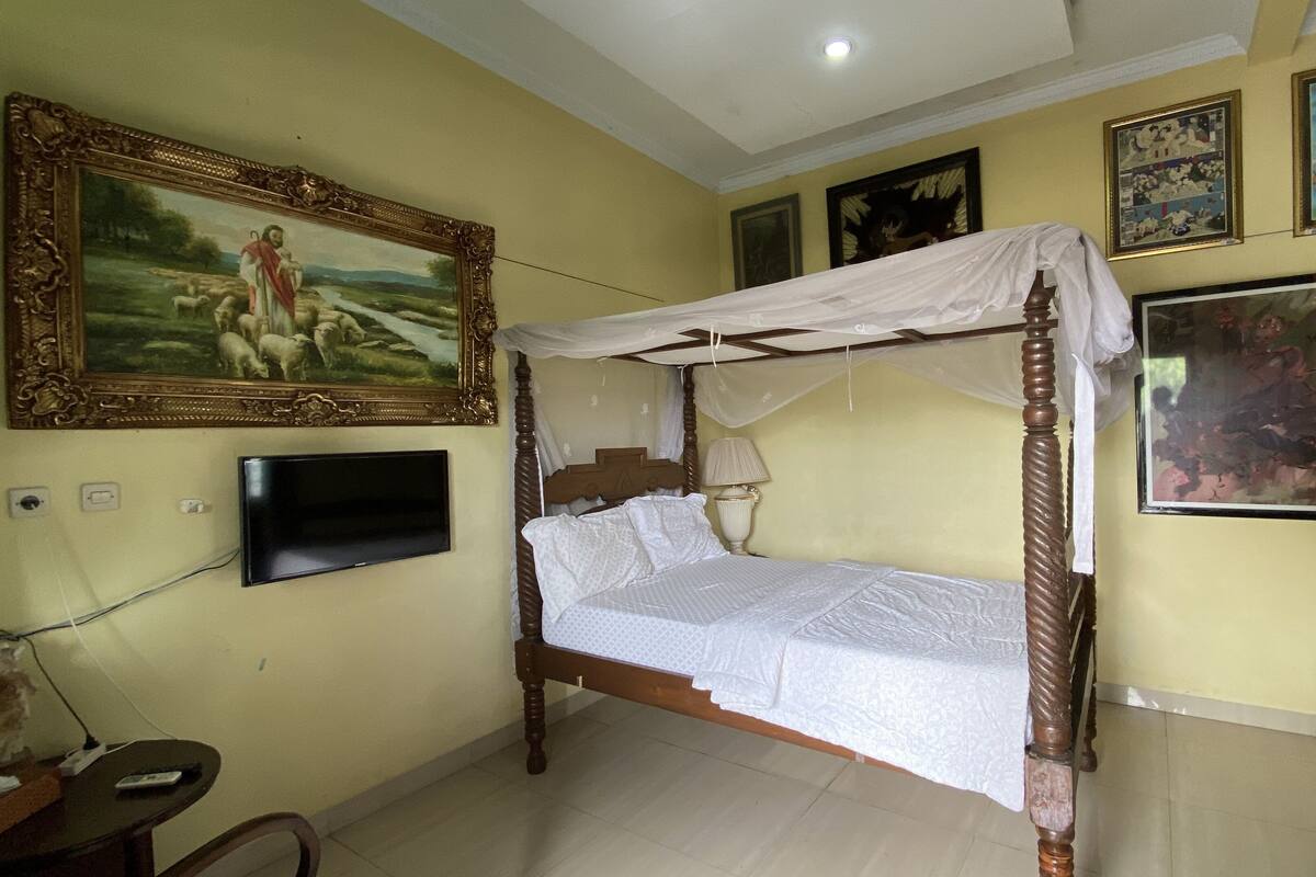 Deluxe Double Room | Desk